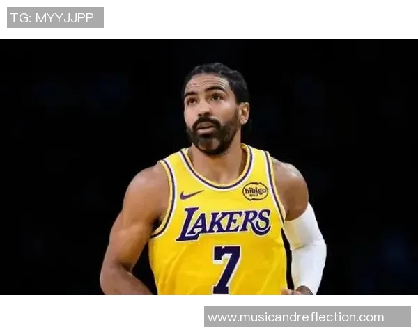 雷迪克回应揭幕战失利称外界反应过度强调球队心态稳定备战积极